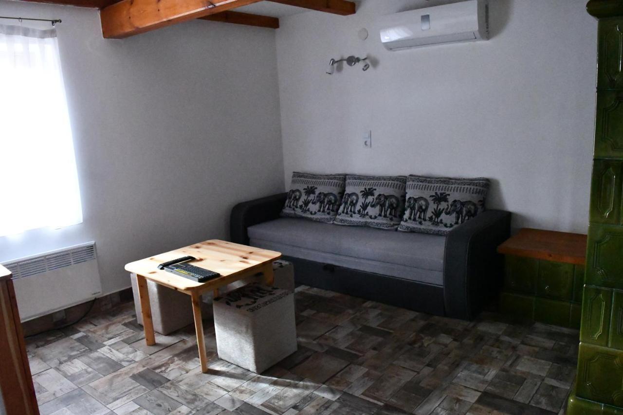 ホテルNadas Apartman ショルトバットカート エクステリア 写真