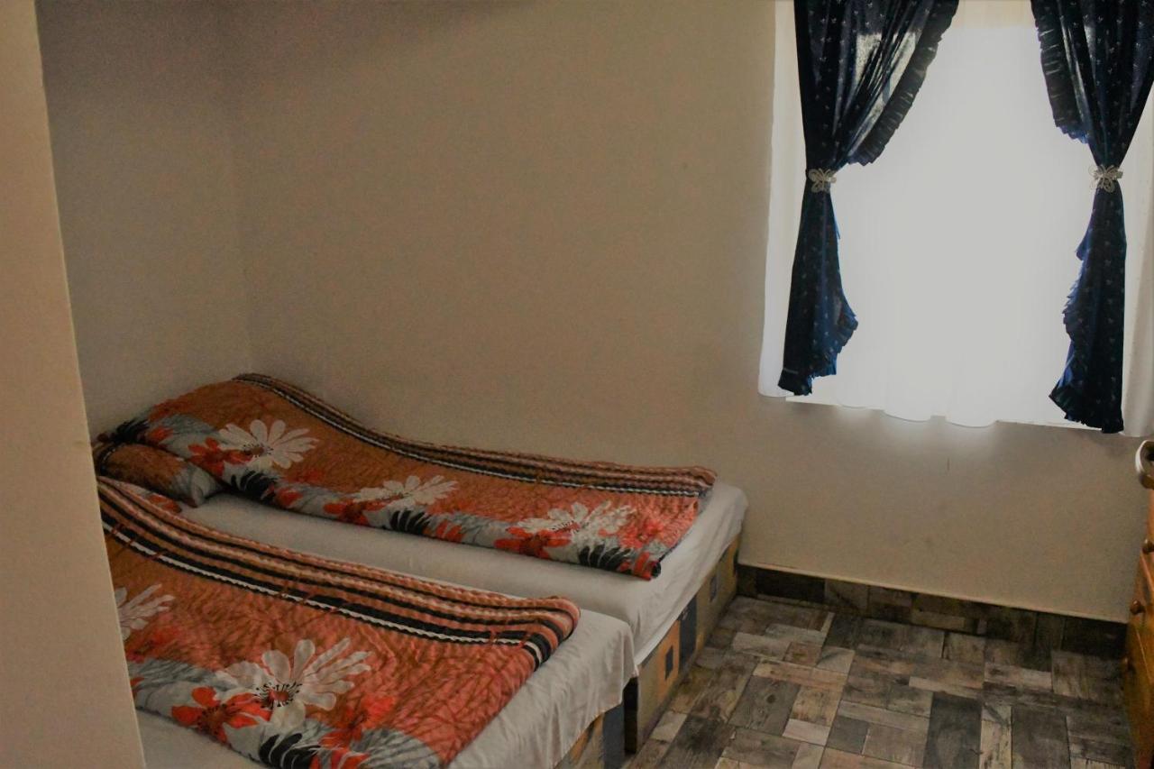 ホテルNadas Apartman ショルトバットカート エクステリア 写真